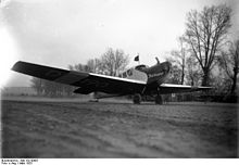 220px-bundesarchiv-bild-102-00007-berlin-start-eines-junkers-flugzeuges.jpg